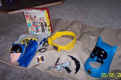 1966 IDEAL BATMAN UTILITY BELT & ACCESSORIES